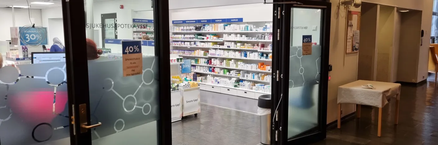 En glassdør i en bygning